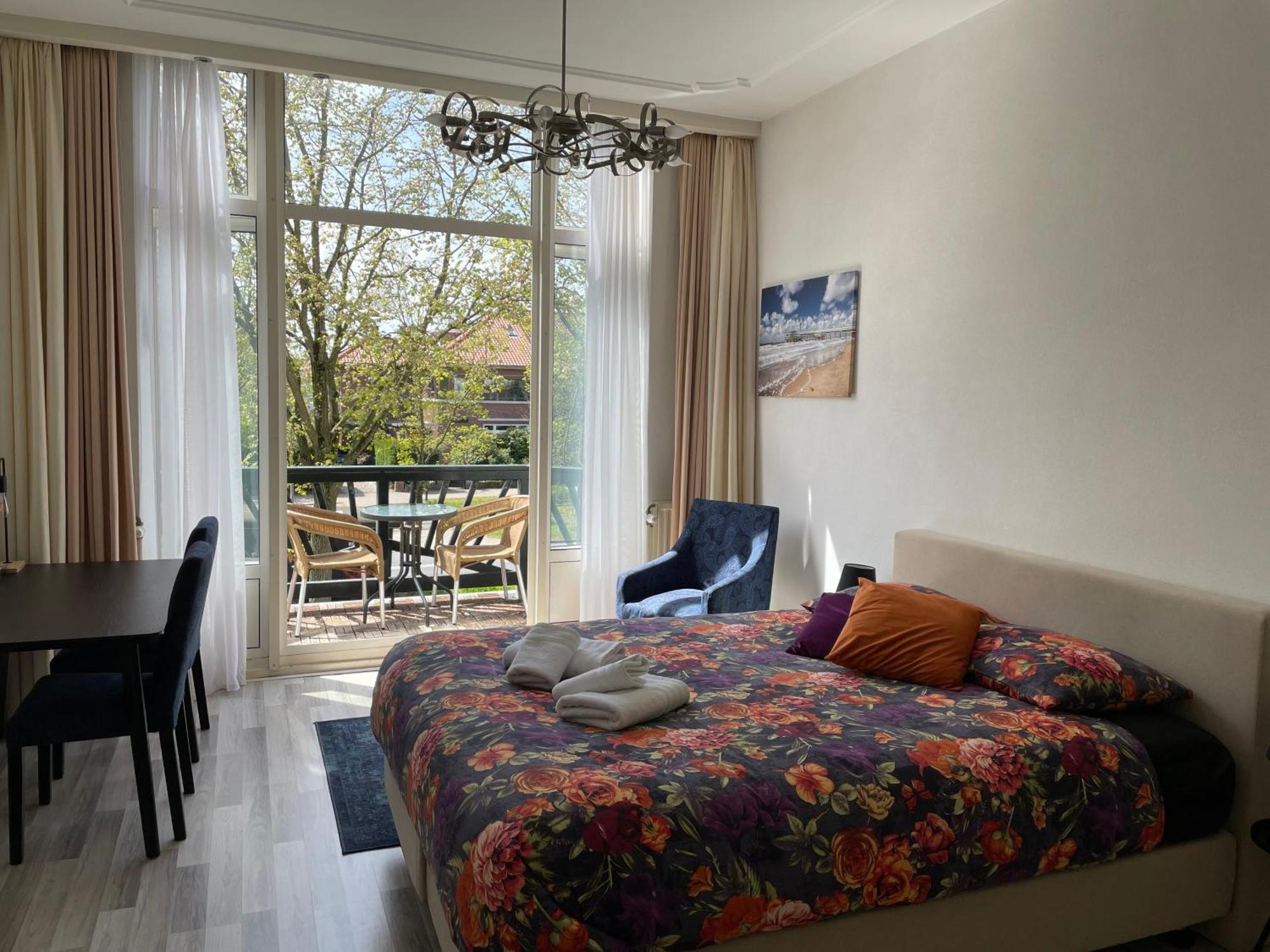 Aparthotel Plato By Hofstad Studio's The Hague