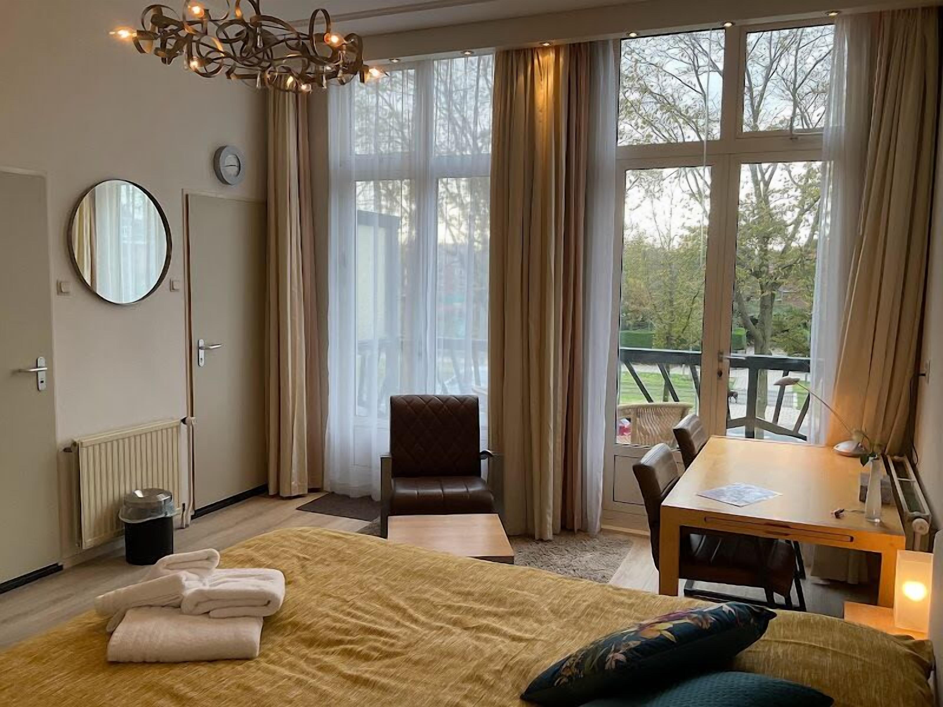 Aparthotel Plato By Hofstad Studio's 4*